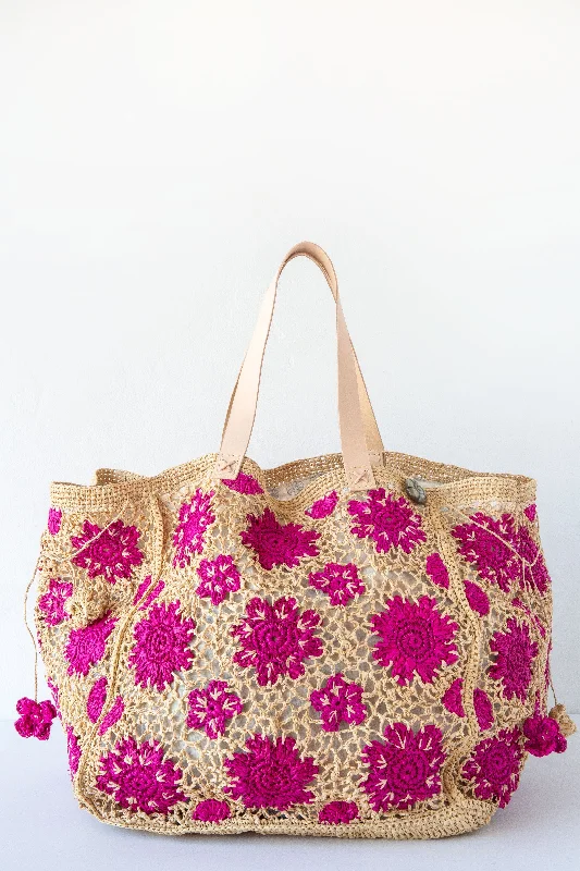 Akora Tote