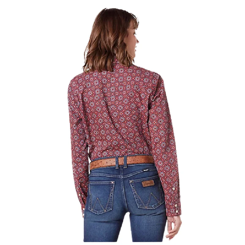 112336527 Wrangler Women's Retro Long Sleeve Shirt - True Red