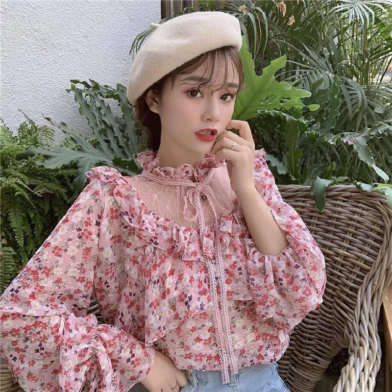 Women's Cute Trumpet Sleeved Floral Chiffon Shirts