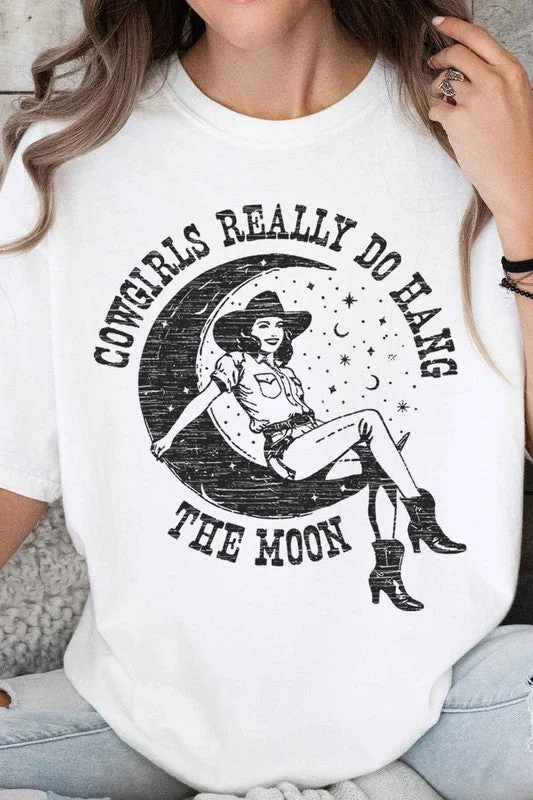 COWGIRLS HAND THE MOON OVERSIZED TEE