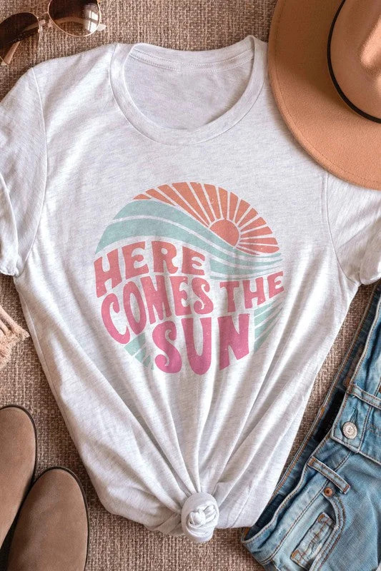 HERE COMES THE SUN Graphic Tee